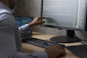 Реверс-инжиниринг или разработка с нуля: стратегии работы с ИТ-наследием