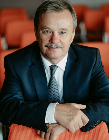 Victor Dyachkov 